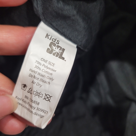 Kids SOL bucket hat 2T-3T blue pool toy print summer - Picture 3 of 3